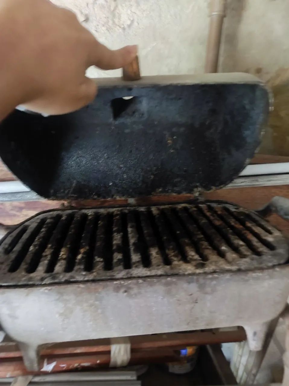 Churrasqueira bafinho de ferro 