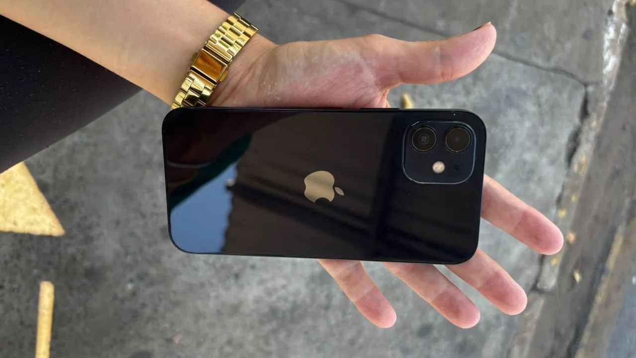 Iphone 12 - Foto 4