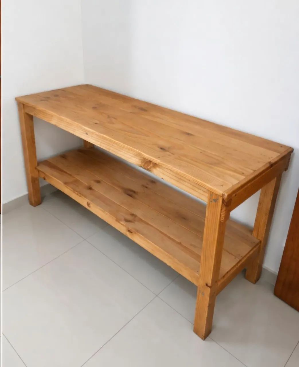 Mesa de Trabalho em Madeira Reforçada 2m x 60cm - Com Prateleira - Foto 2
