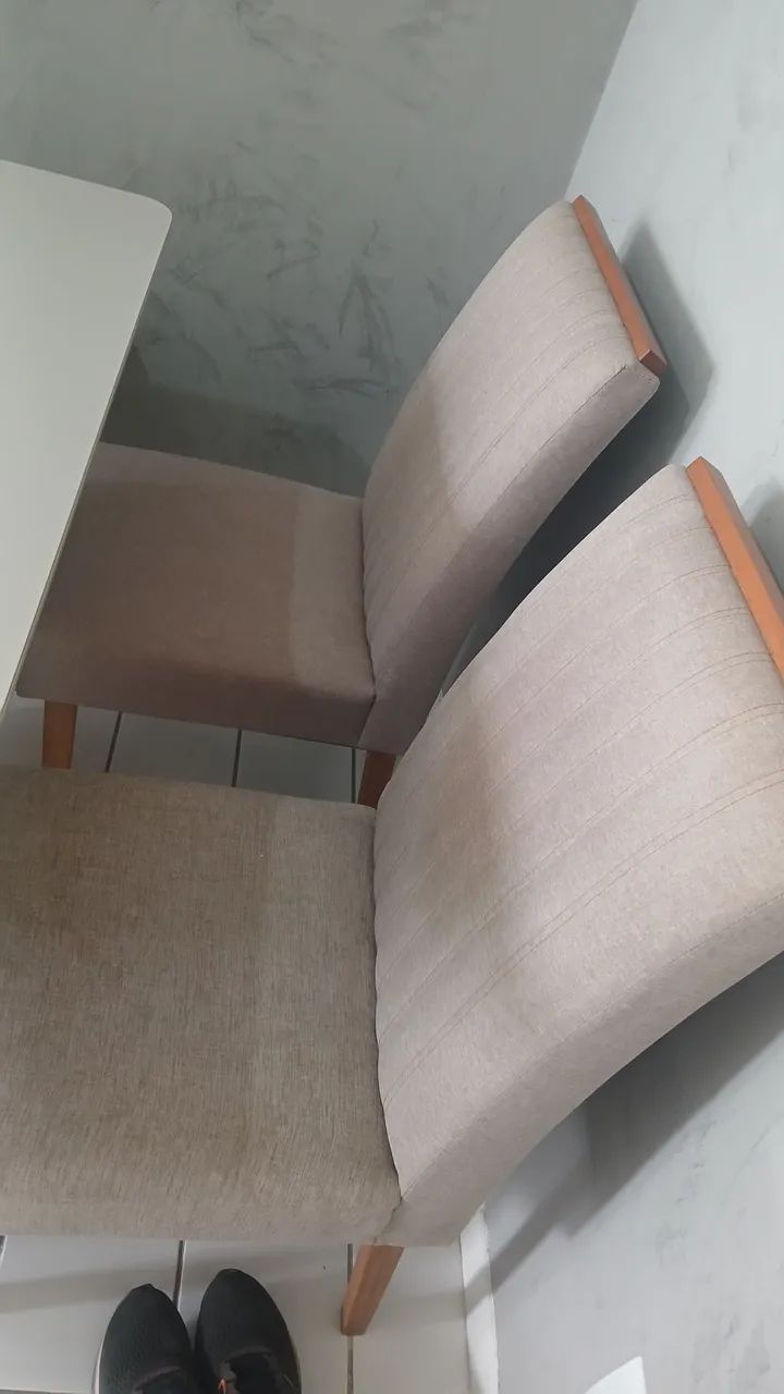 Conjunto mesa e cadeiras - Foto 2
