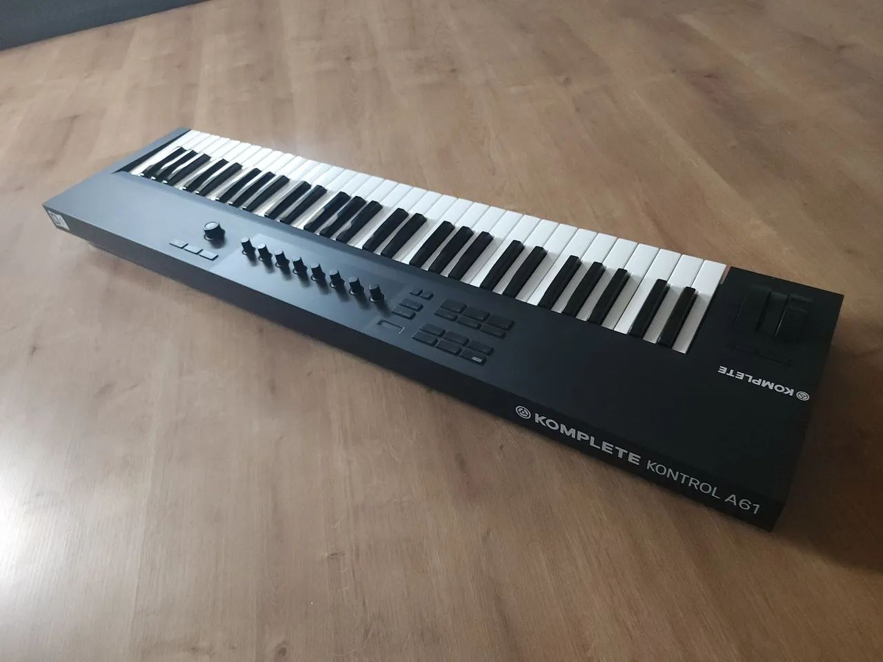 Controlador Komplete A61 - Foto 5