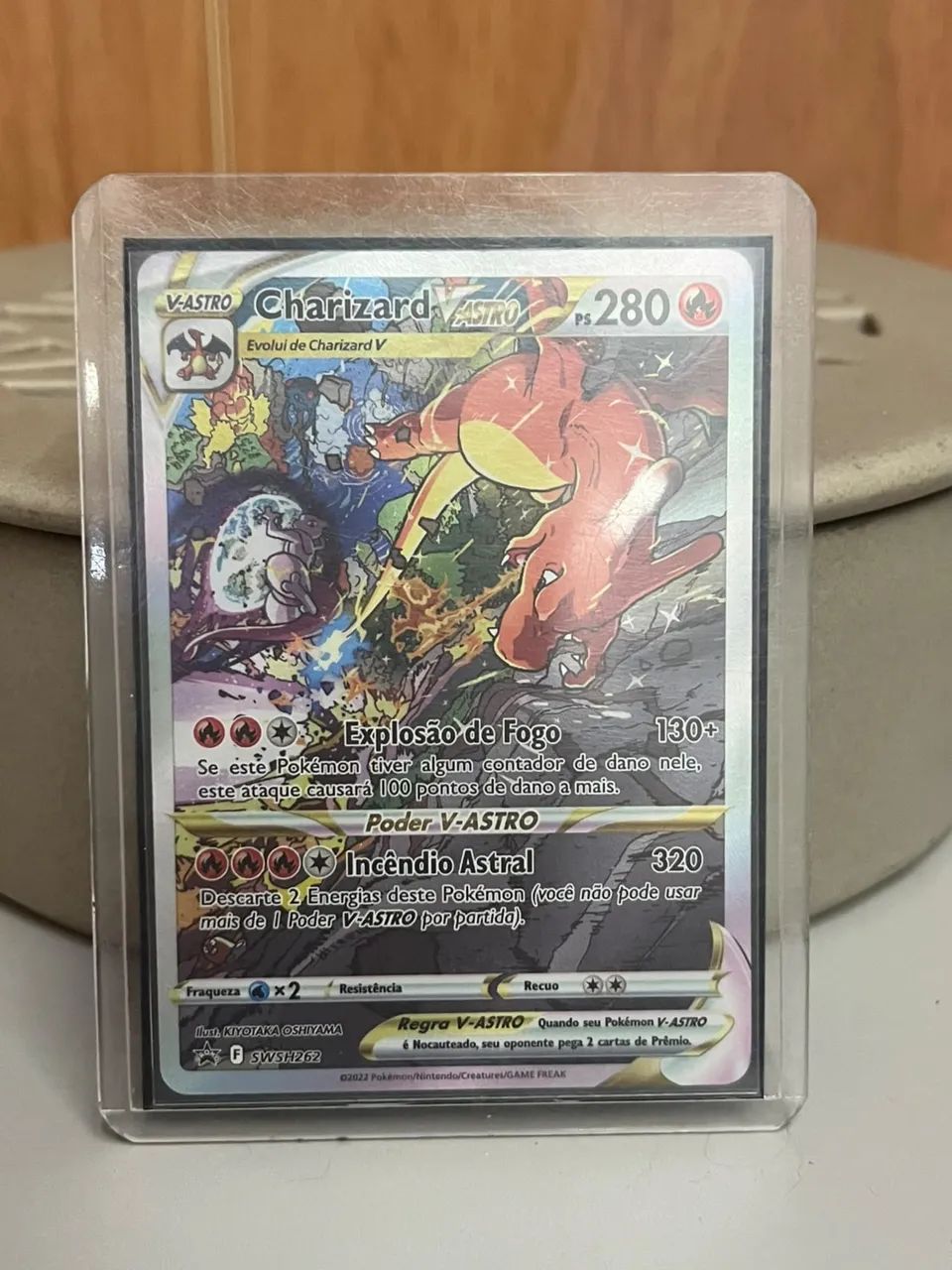 Carta Pokémon Charizard V Astro SWSH262 DE HP PARA D