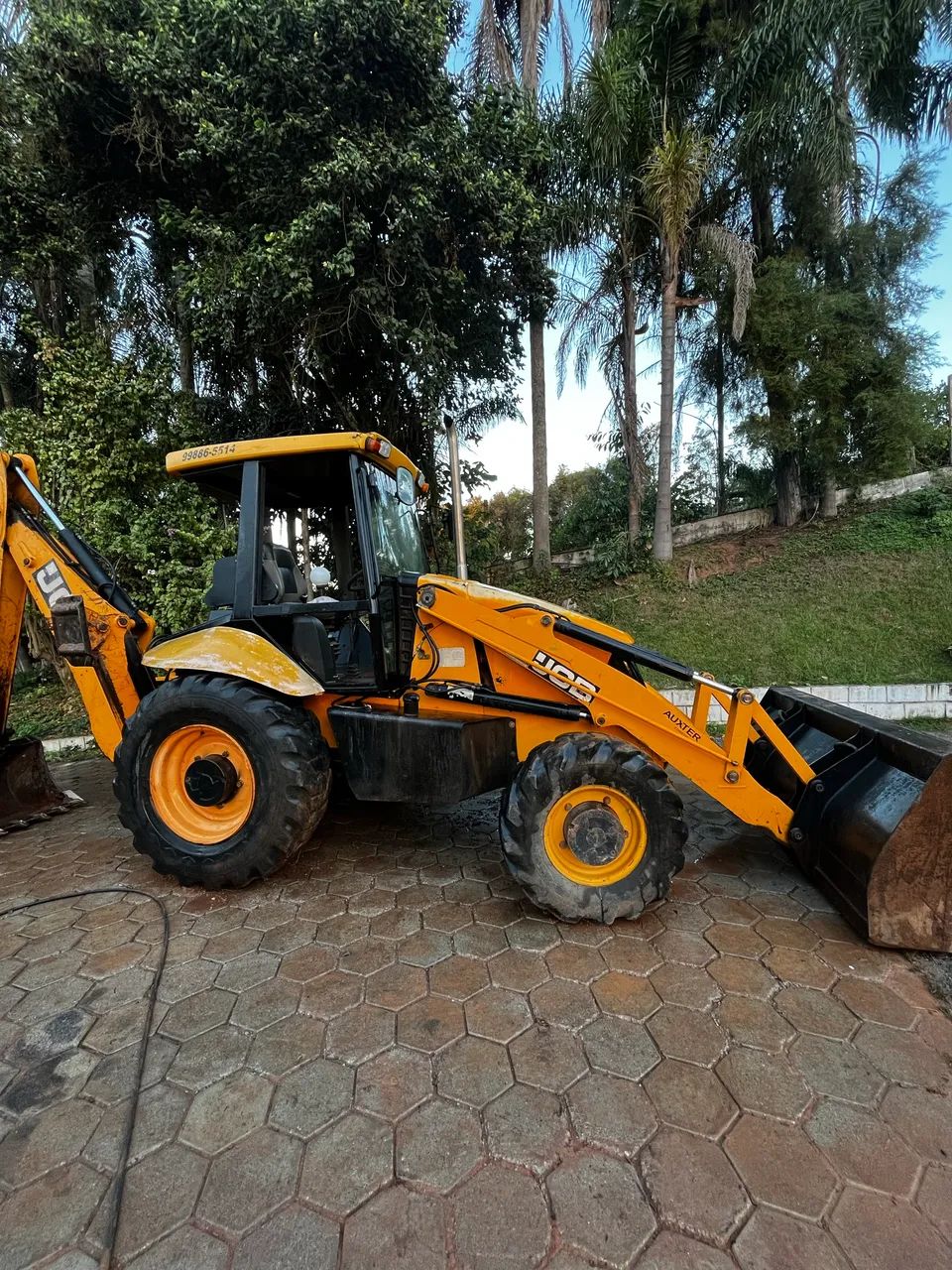 Retroescavadeira Jcb 3c plus