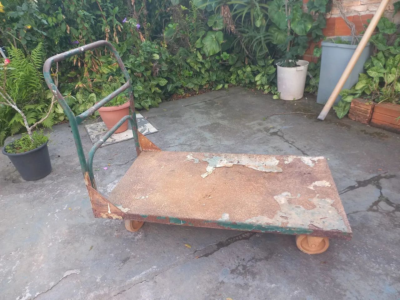 VENDE SE CARRO PLATAFORMA 