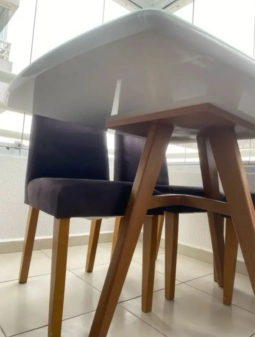 Mesa jantar madeira maciça e tampo vidro  - Foto 3