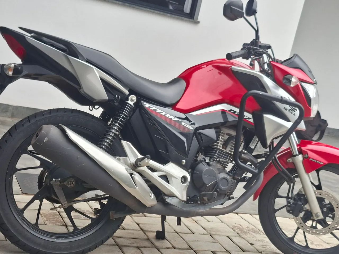 Titan 160