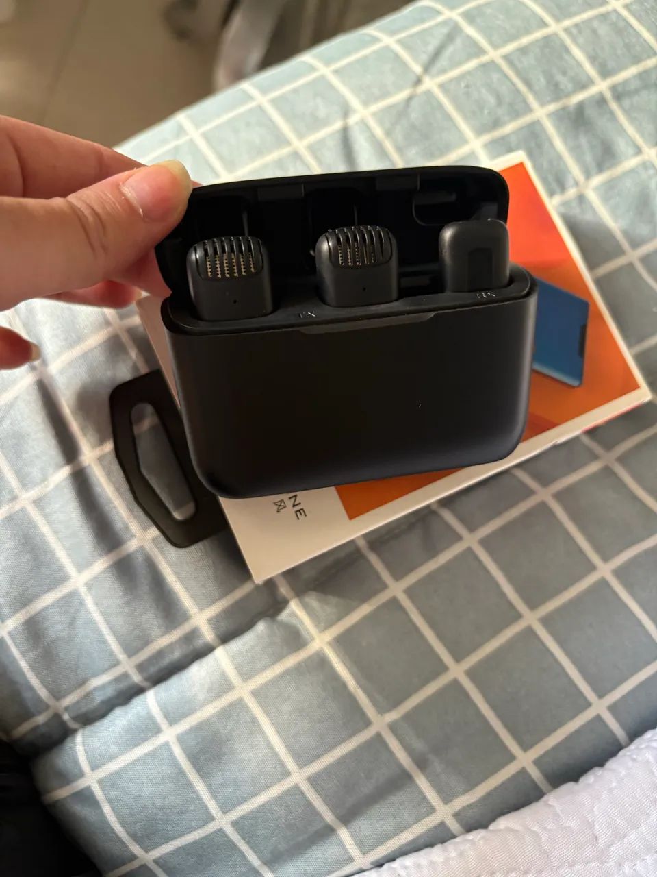 Microfone de Lapela Sem Fio - Ideal para Vídeos e Lives - Foto 4