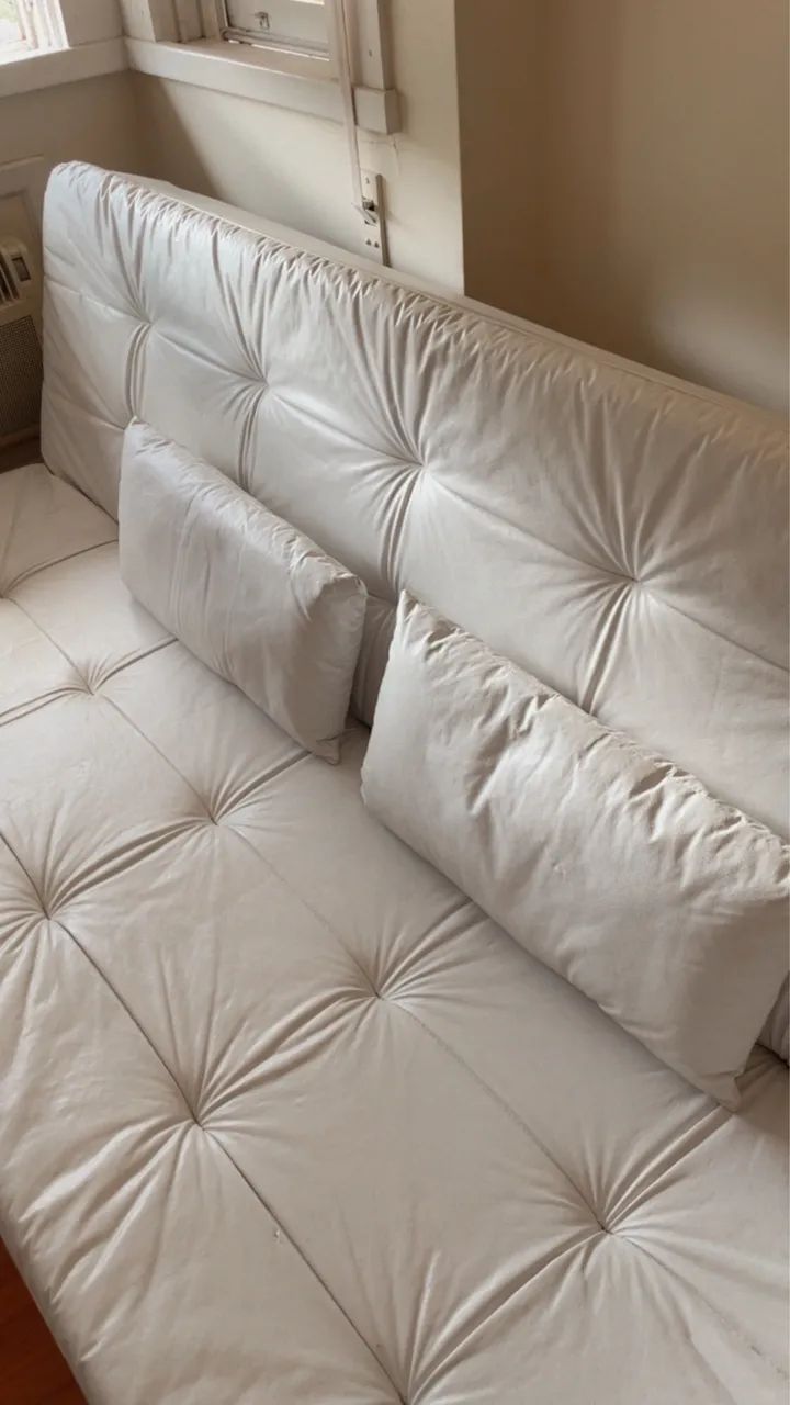 Vendo sofá cama 3 lugares branco - Foto 4