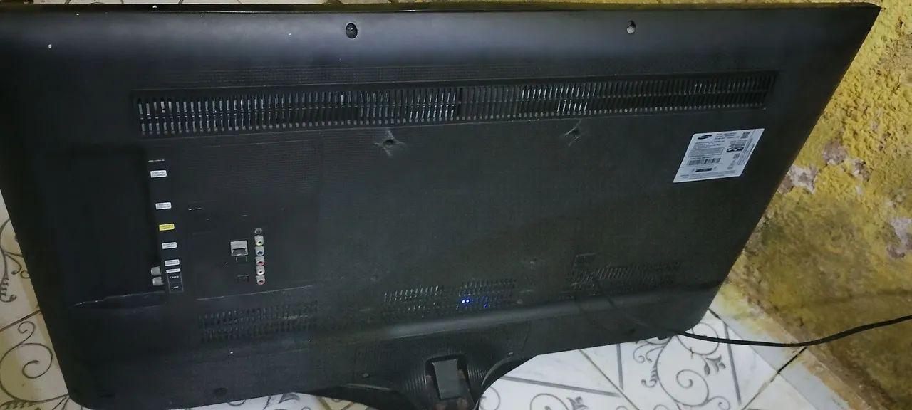 Tv Samsung 40 polegadas smart com display quebrado para retirar peças ou concertar. - Foto 3