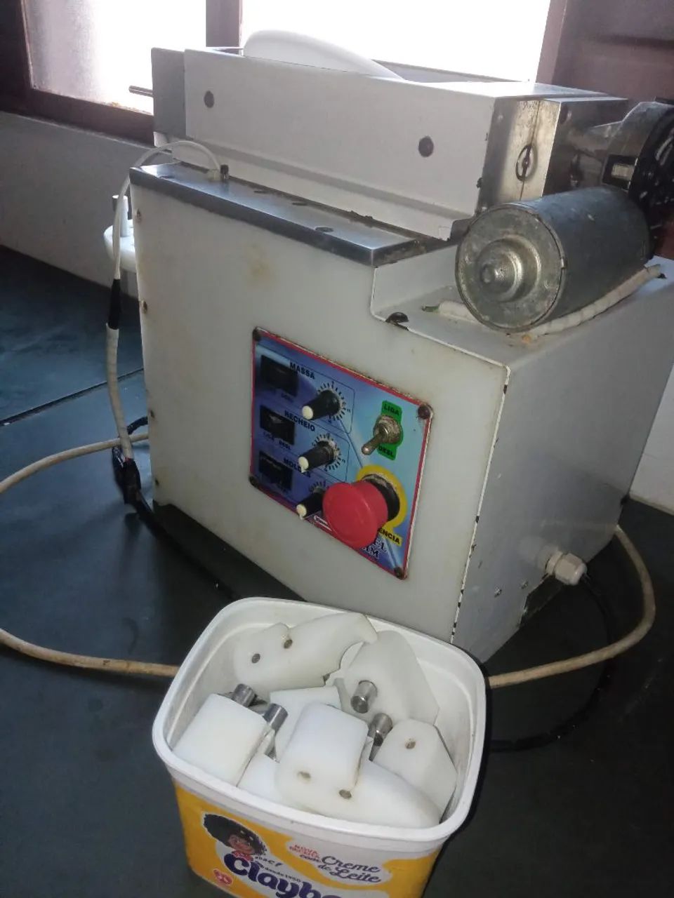 Máquina de salgados usada