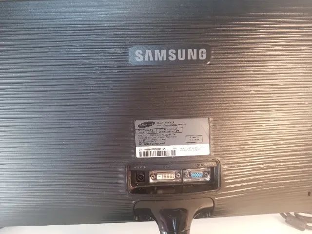 Monitor de PC HD Led Sansung 20" Syncmaster LS20B300 + cabo DVI e fonte inclusos!