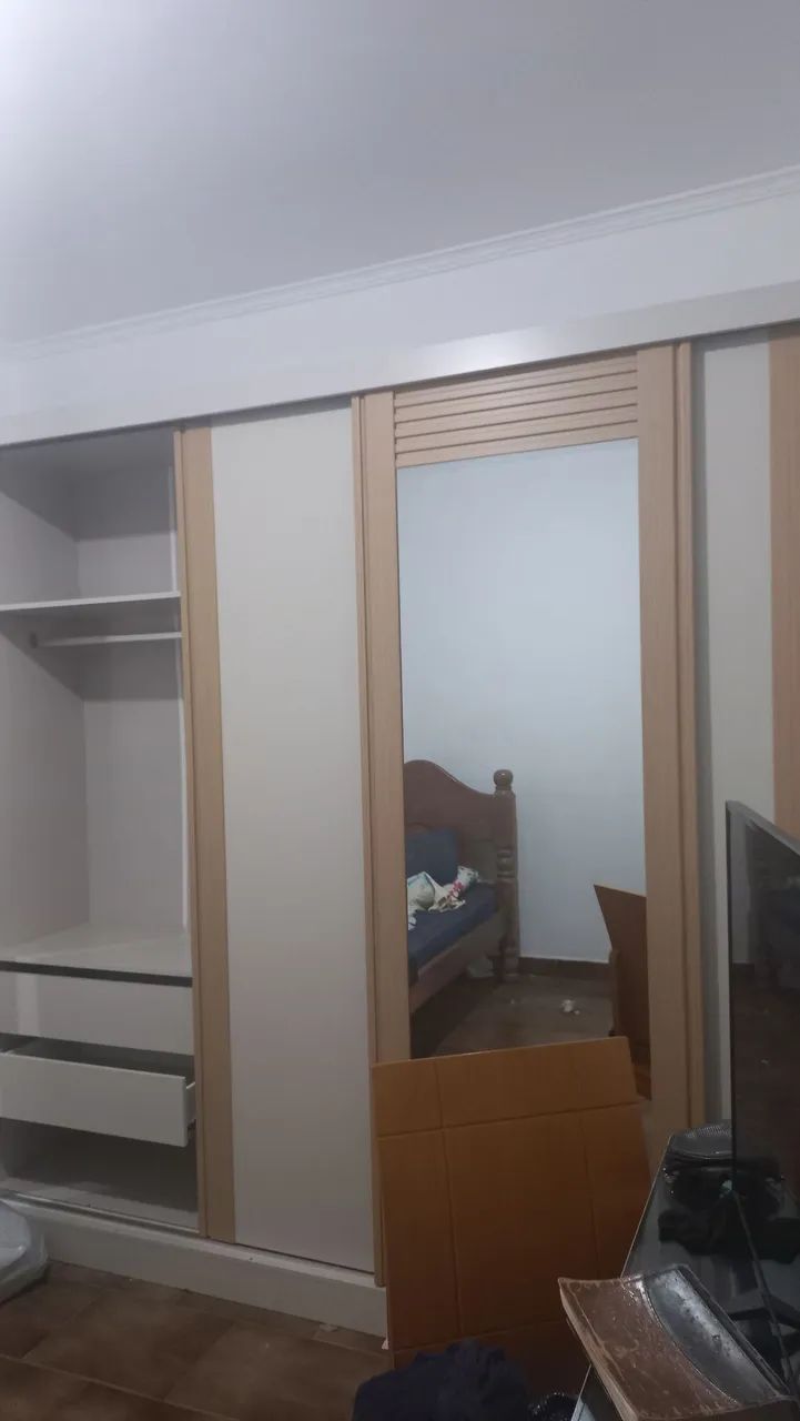 Guarda-roupa novo 