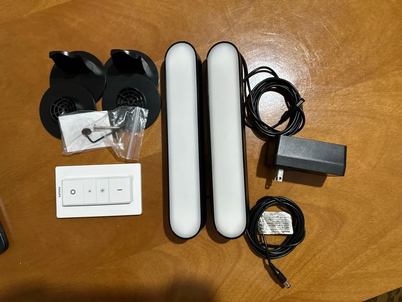 Philips Hue Play Bar (par) + Interruptor dimmer  inteligente
