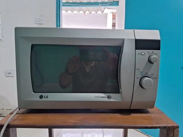 microondas LG intelloWave 220v - Foto 2
