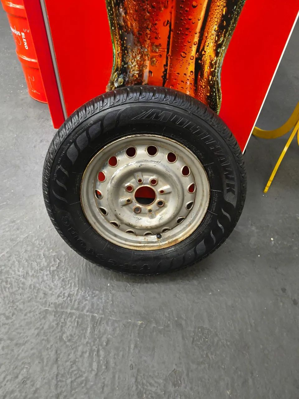 Roda Fiat 147 com pneu 