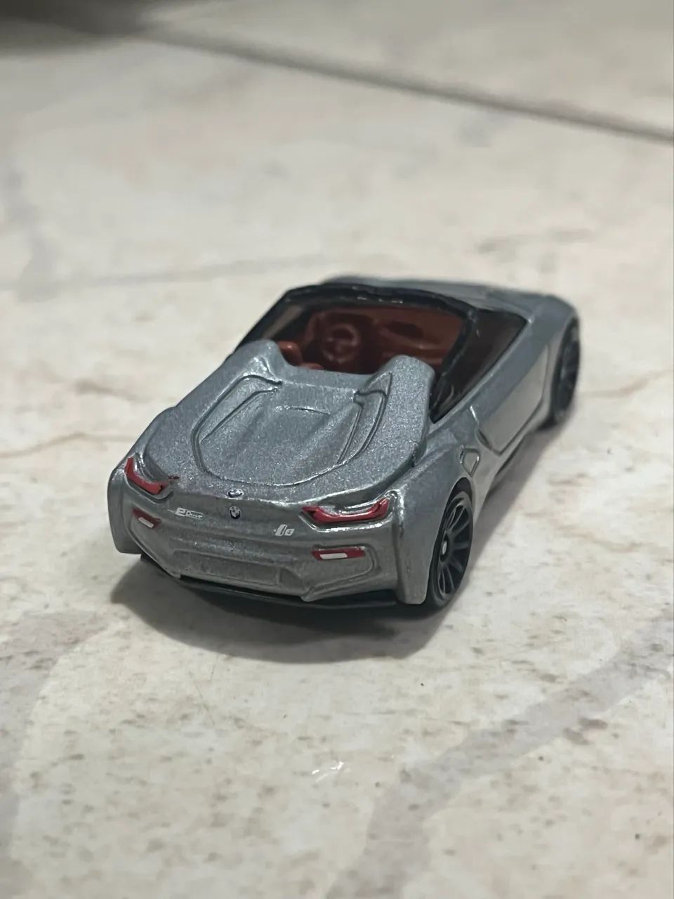 Hot Wheels BMW i8 Cinza  - Foto 3