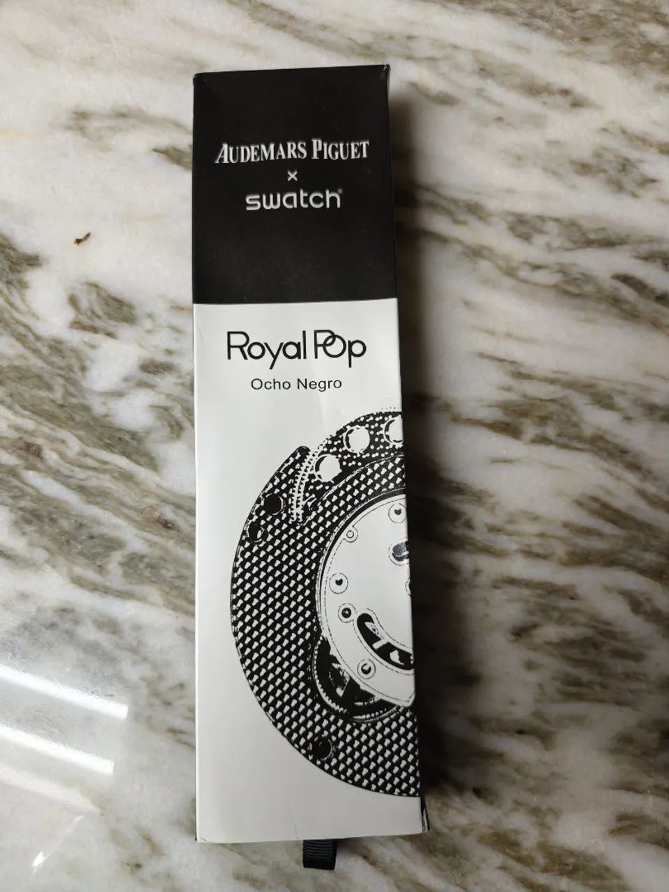 Royal Pop Swatch Ocho Negro 