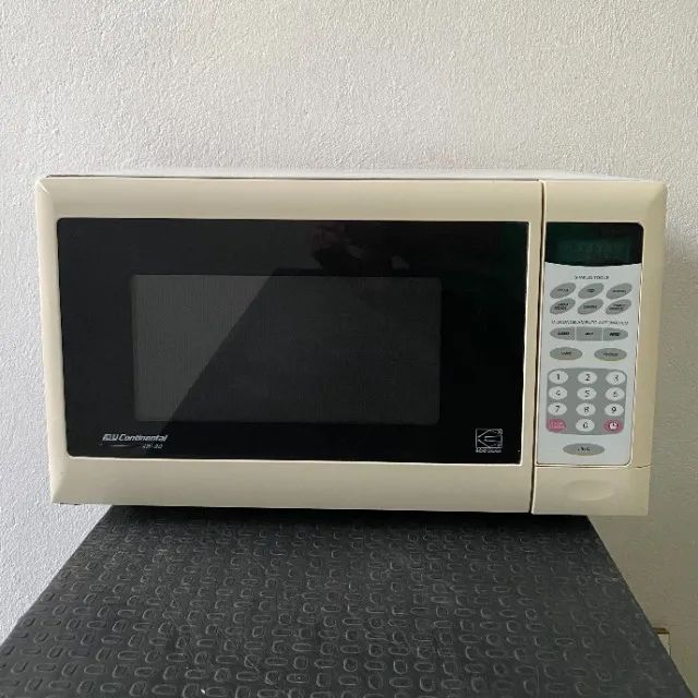 Forno Microondas Continental de 30 litros
