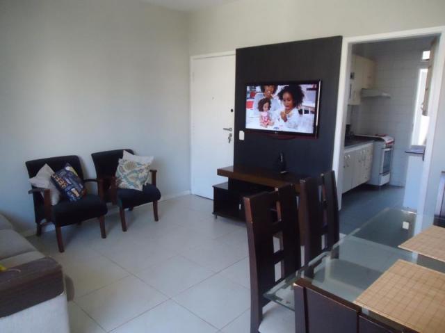 Apartamento 3 quartos, sala ampla com varanda e 1 vaga. - Foto 3