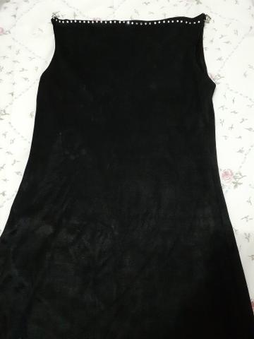 Vestido preto, longuete, tamanho M