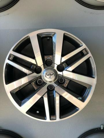 Rodas Aro 17 Toyota Hilux SRX - Foto 12
