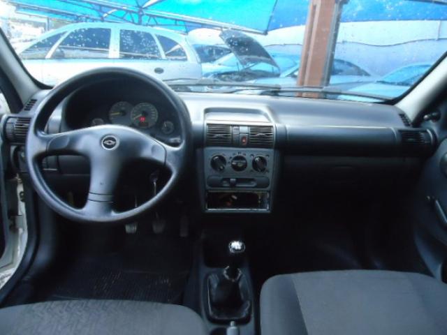 Chevrolet classic 2005 1.0 mpfi life 8v Álcool 4p manual - Foto 8