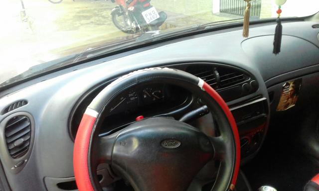 Vendo carro ford fiesta - Foto 5