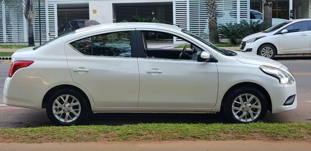 NISSAN VERSA Branco Diamante - Foto 3