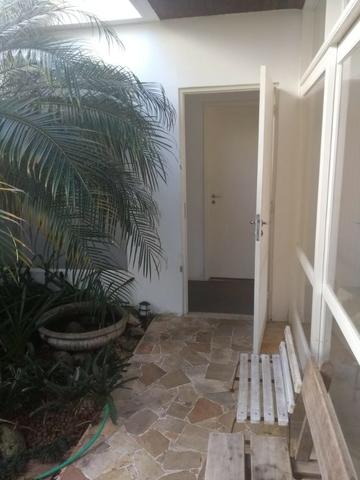 Ótima Casa 4 quartos , sendo 3 suítes - no Retiro em Petrópolis -RJ - Foto 4