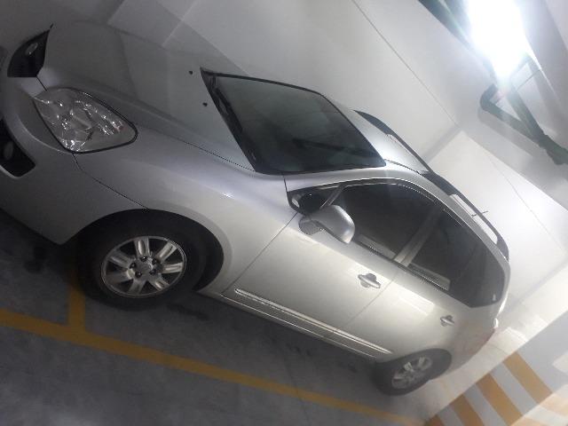 Vende-se Kia Carens 2010 - Foto 7