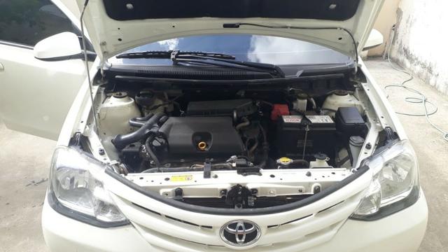 Etios sedã 2015/2016 1.5 4 pneus novos whatsapp - Foto 3