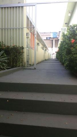 Alugo Ótima casa no parque 10 Sem Mobilia, Na rua da Boate Kiss - Foto 14