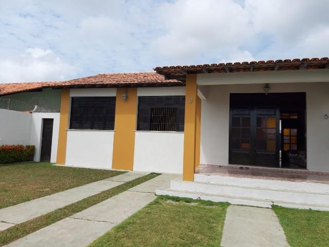 Alugo Casa com 4 Quartos em Salinas