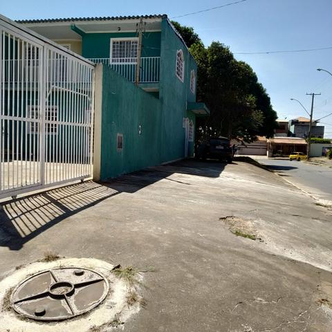 Casa com excelente espaço / bem localizada - Foto 2