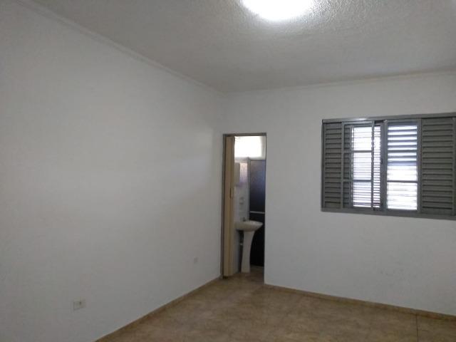 Casa próximo ao Centro de Ferraz de Vasc.- - Foto 2
