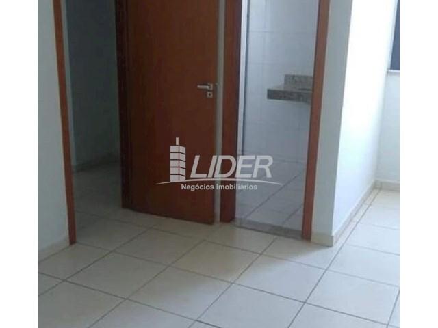 Casa de condomínio para alugar com 2 dormitórios em Saraiva, Uberlândia cod:864946 - Foto 7