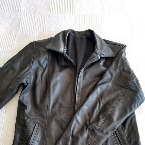 Roupas de couro legítimo