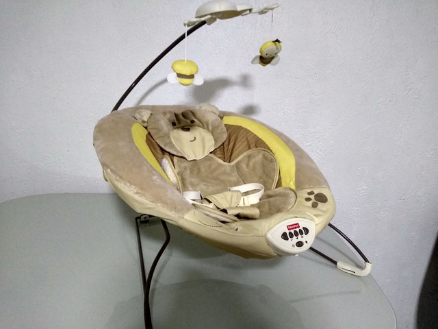 Cadeira de Descanso importada Fisher Price com sons e cobra