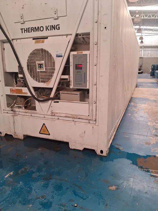 Container 12metros refrigerado ( funcionando perfeitamente)
