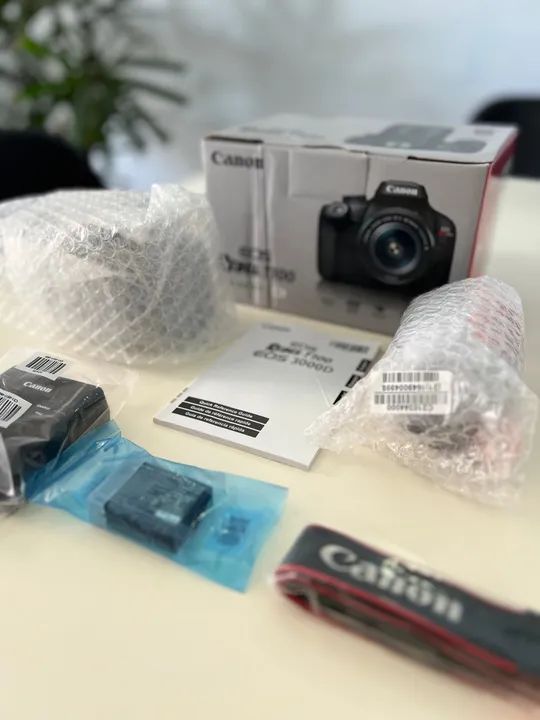 Câmera Canon EOS Rebel T100