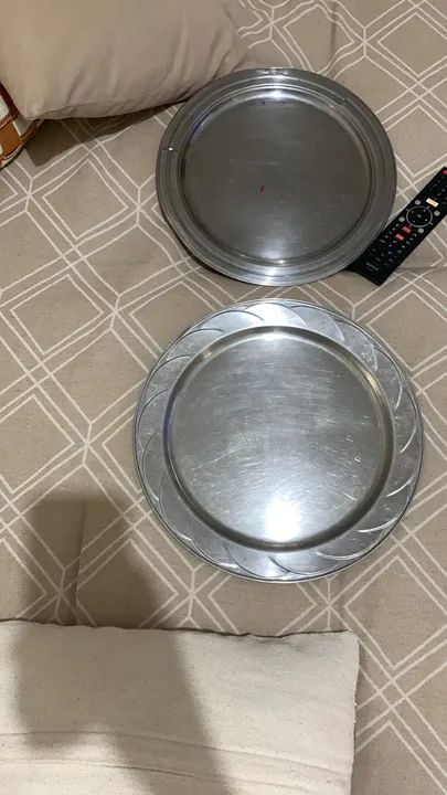 ?Bandejas Inox? Conjunto de 2 Pratos de Sobremes