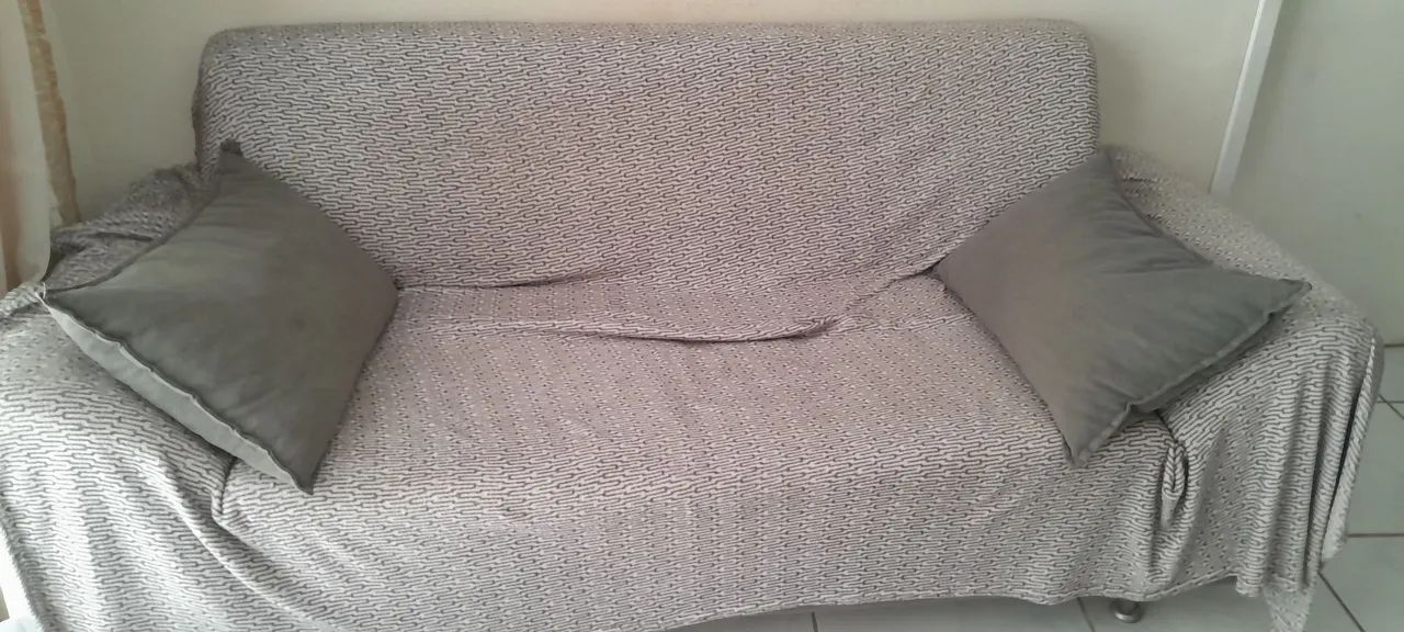 Jogo de Sofá 2&3 lugares cinza claro bom estado - Foto 4