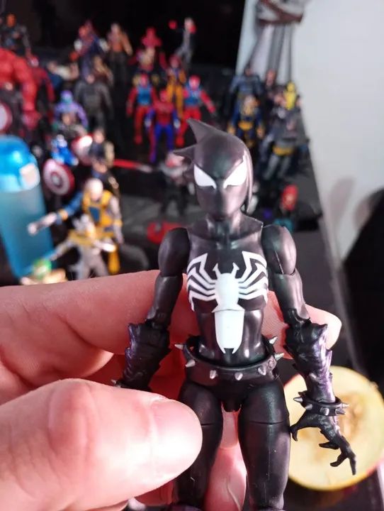 Mania's marvel legends venon