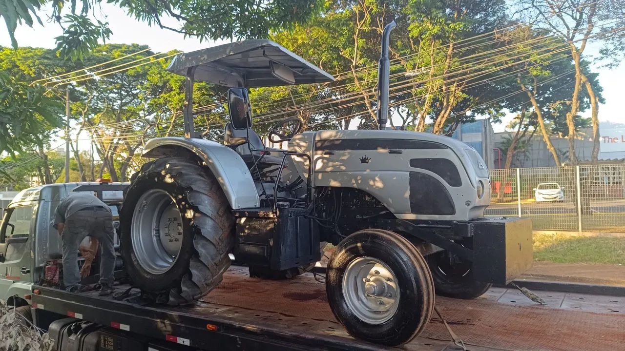 Trator Agrícola Agrale 5075 4x2  - Pronta Entrega - Foto 4