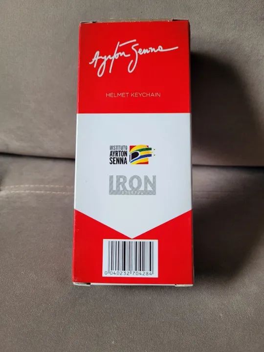 (Novo) Chaveiro Capacete Ayrton Senna - Iron Studios - Foto 2