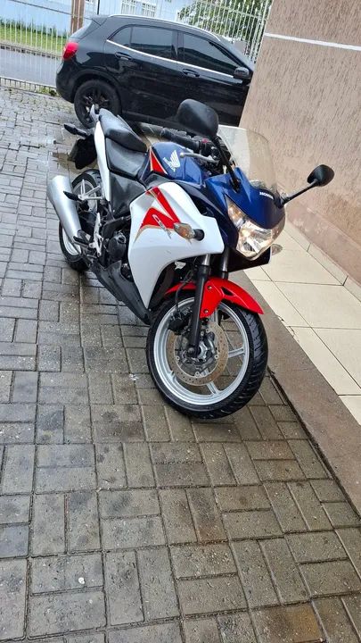 Vendo CBR 250R ano 2012 com 30.400 km originais  - Foto 2