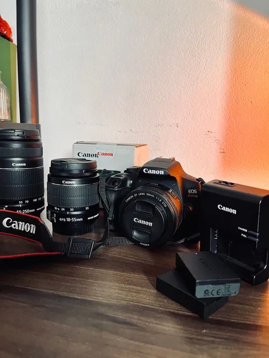 Câmera Canon T7 + kit de lentes e baterias - acompanha carregador