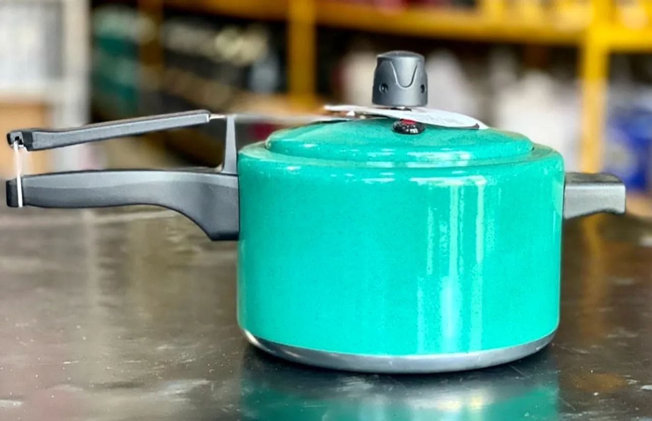 Panela de pressão 2,5 litros pequena apenas R$100,00 - Foto 3