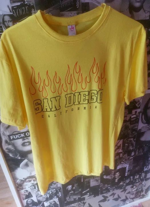 T shirt amarela - Foto 2