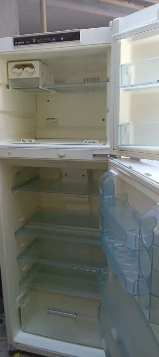 Geladeira Bosch Duplex Branca - Foto 2